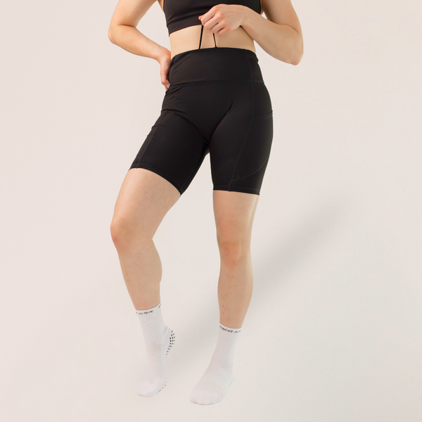 Dominate Mid Shorts